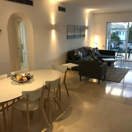 Marbella - Frontline Apartment Estepona