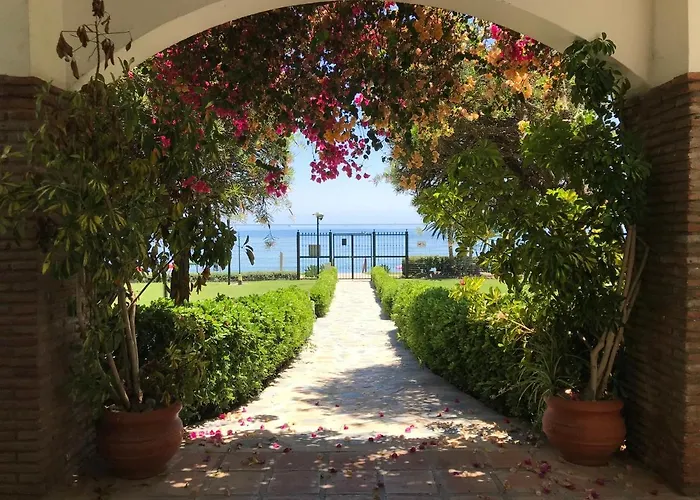 Marbella - Frontline Apartment Estepona