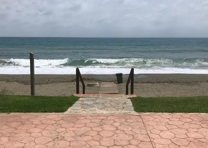 Marbella - Frontline Apartment Estepona